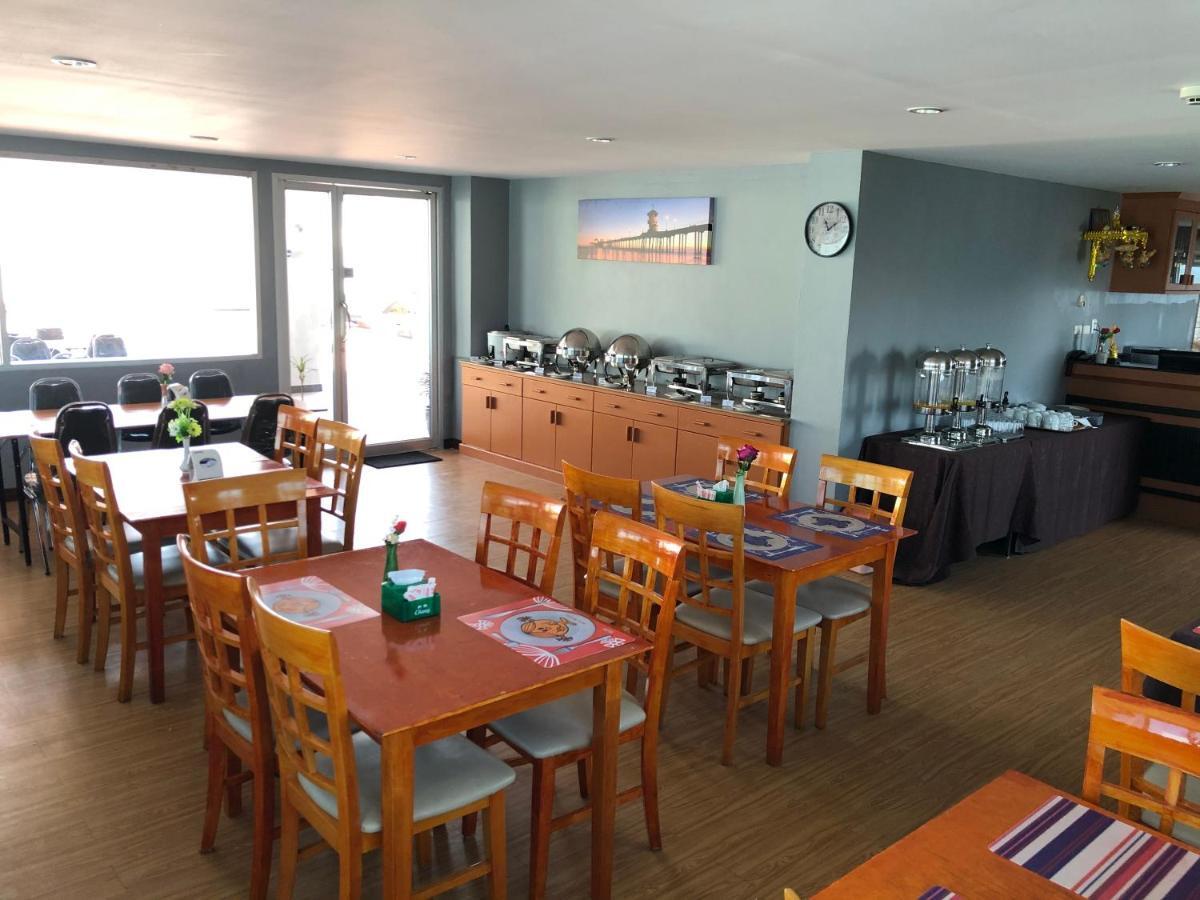 Journeyhub Pattaya Central Екстер'єр фото
